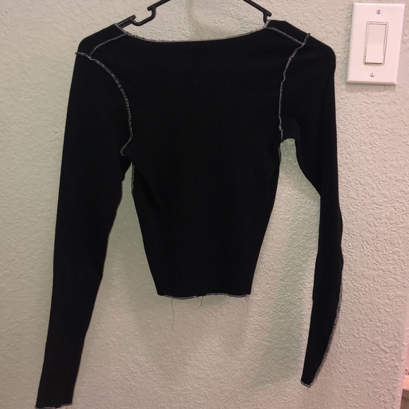 Cute black crop with white outline - Picture 5 of 5